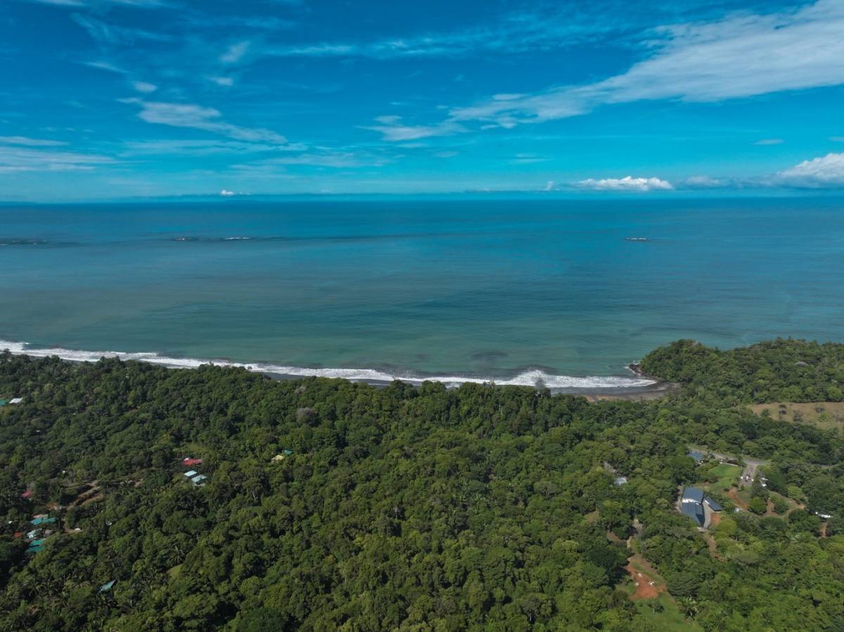 Propiedad en Condo Playa Hermosa