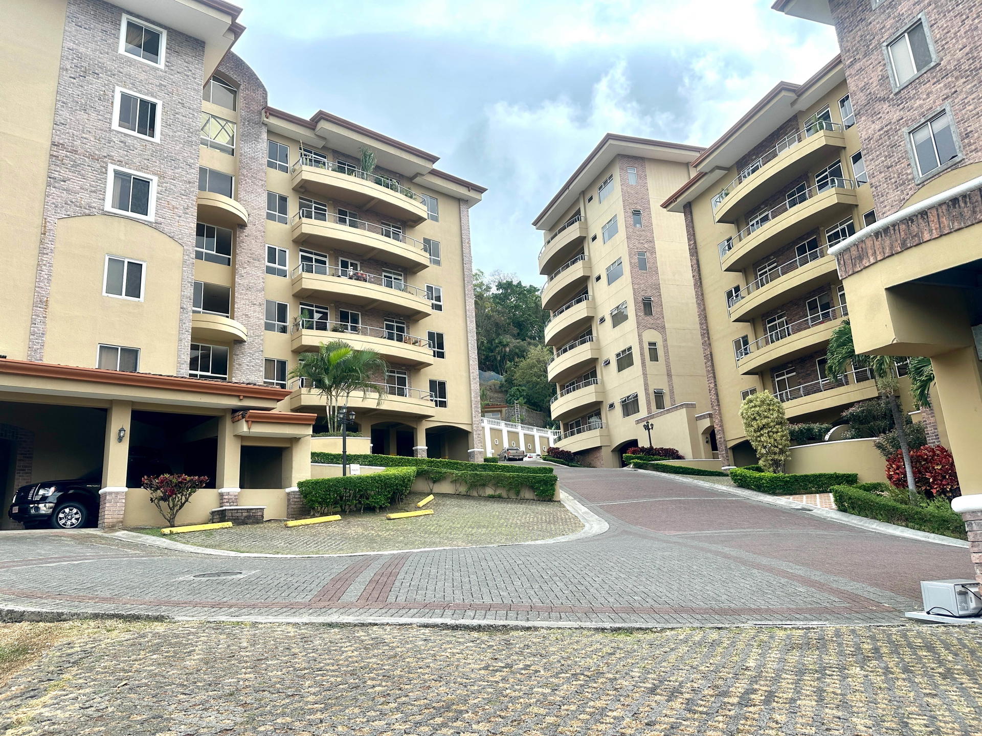 Propiedad en Valle Arriba Condominiums