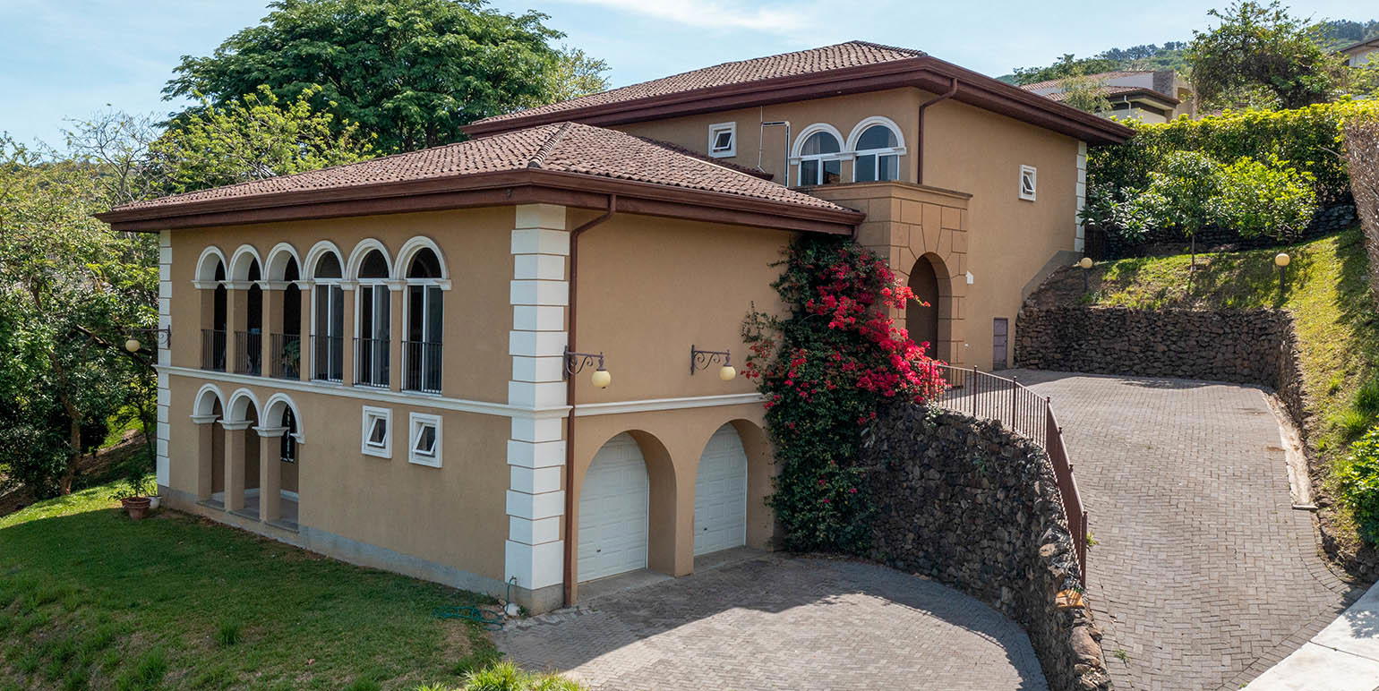 Property at Cerro Colón