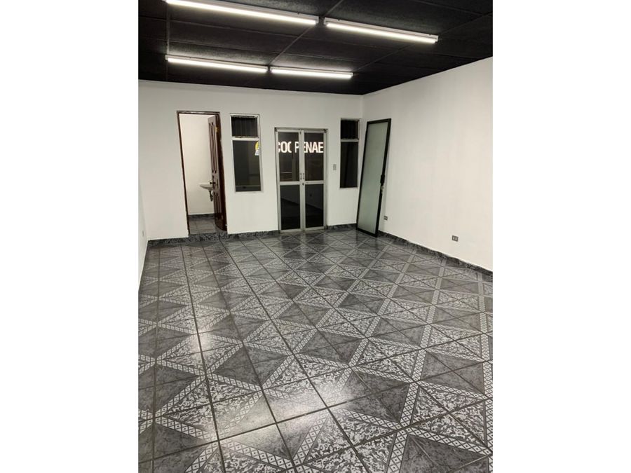 Commercial at Mata de Plátano