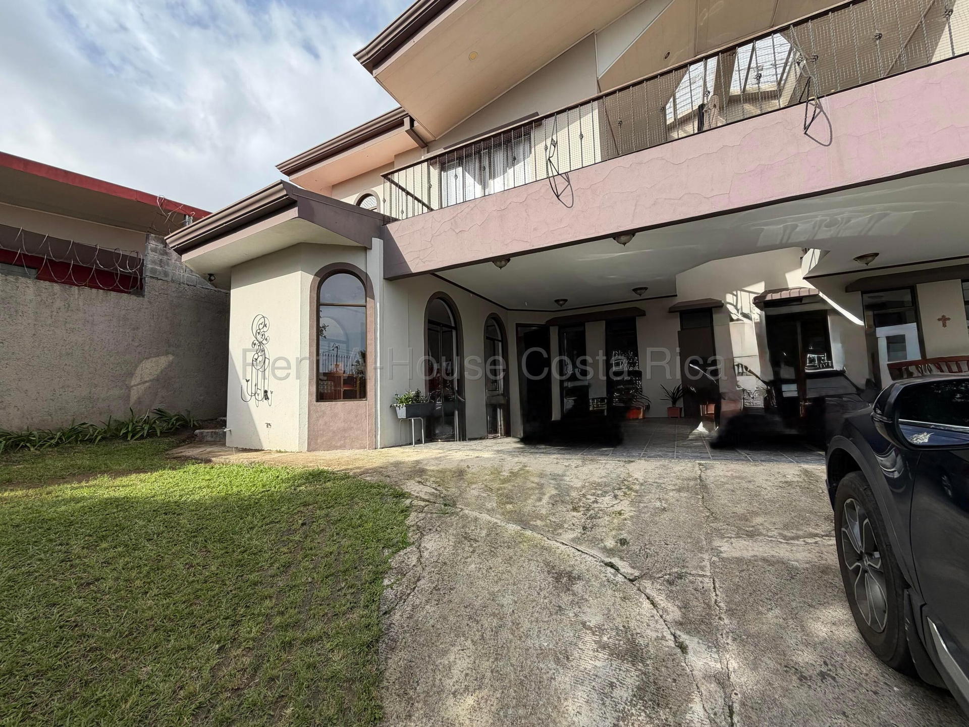 House at San Isidro
