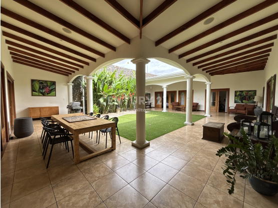 House at Trejos Montealegre