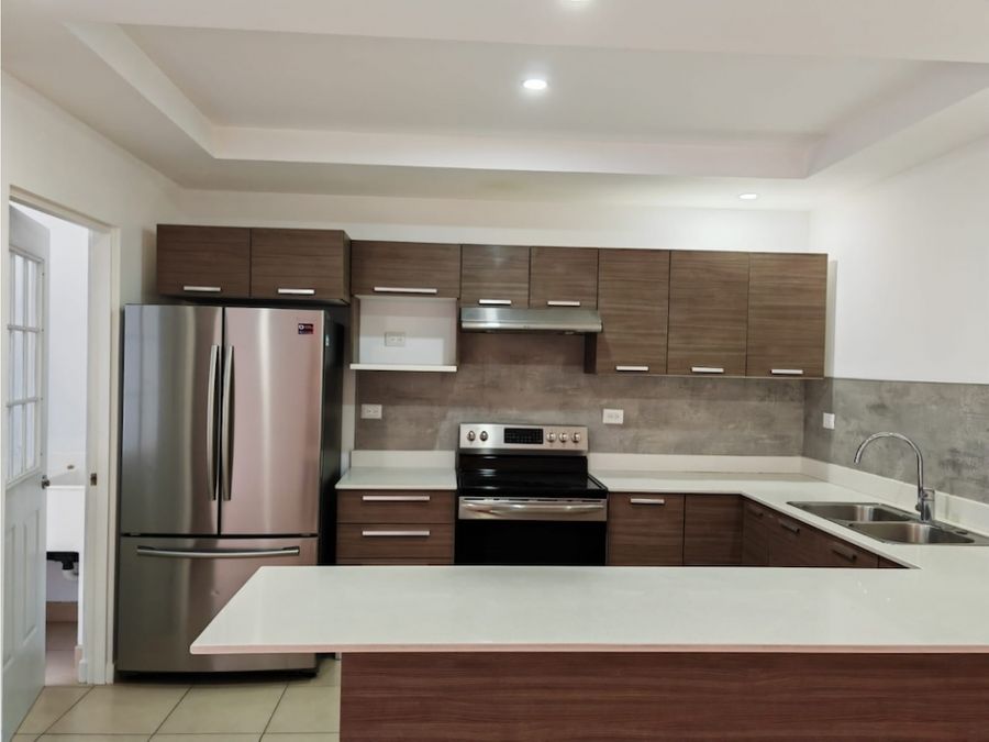 Casa de 3 Habitaciones con Línea Blanca