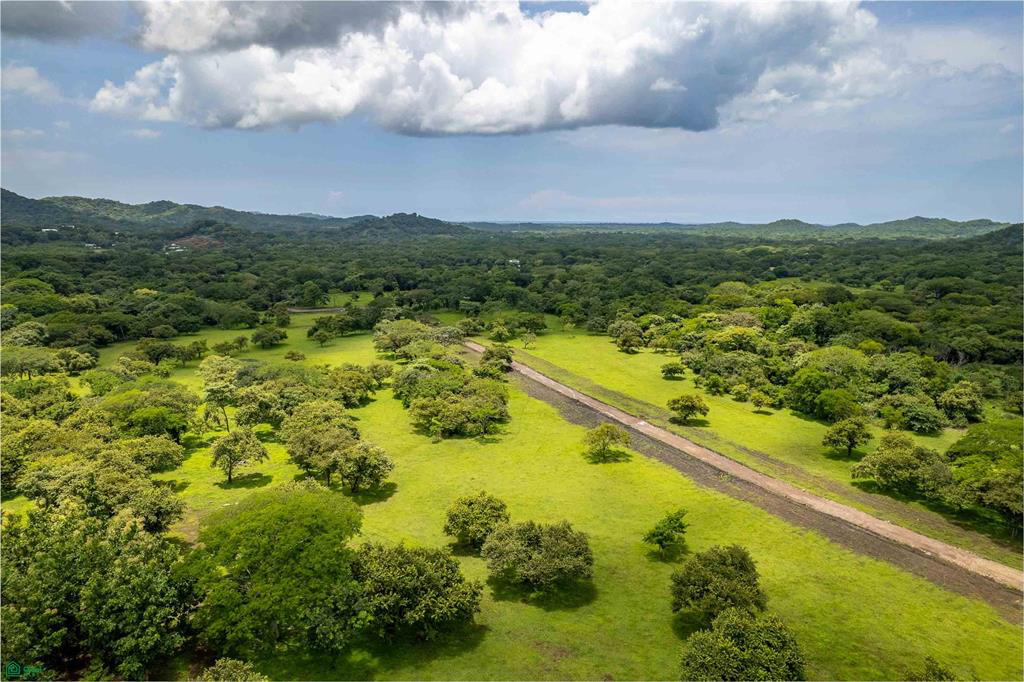 Land at Santa Cruz