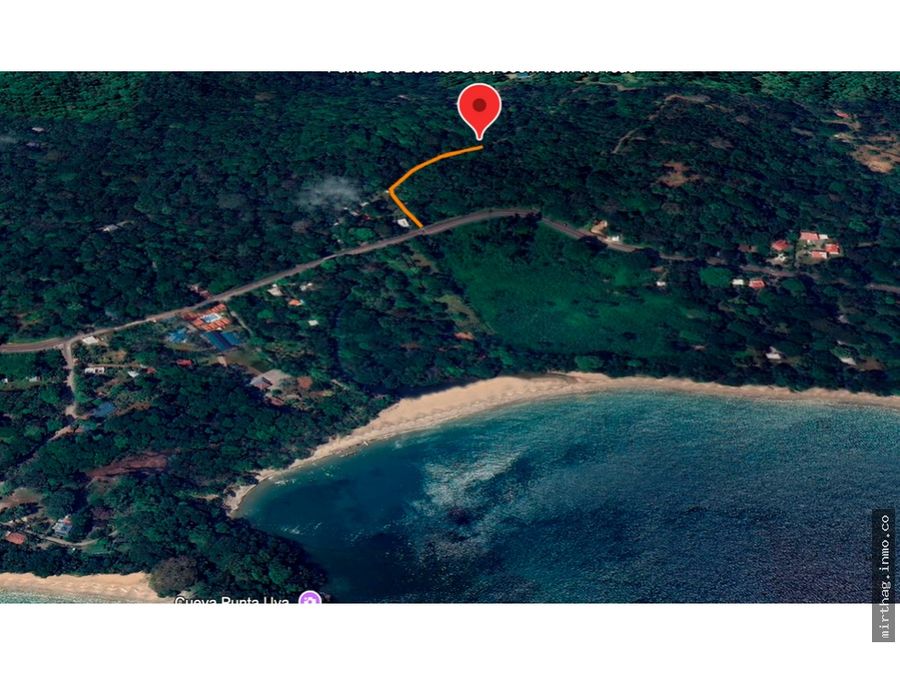Land at Puerto Viejo