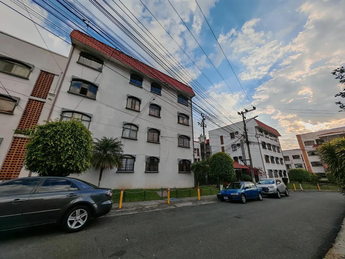 Apartamento en Condominio Toñita