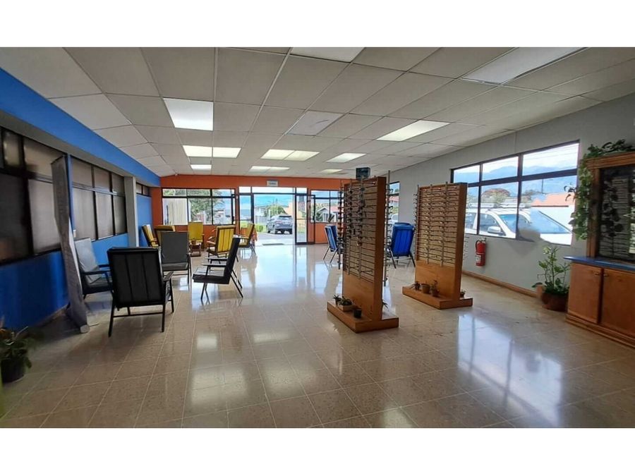 Commercial at San Francisco de Dos Ríos