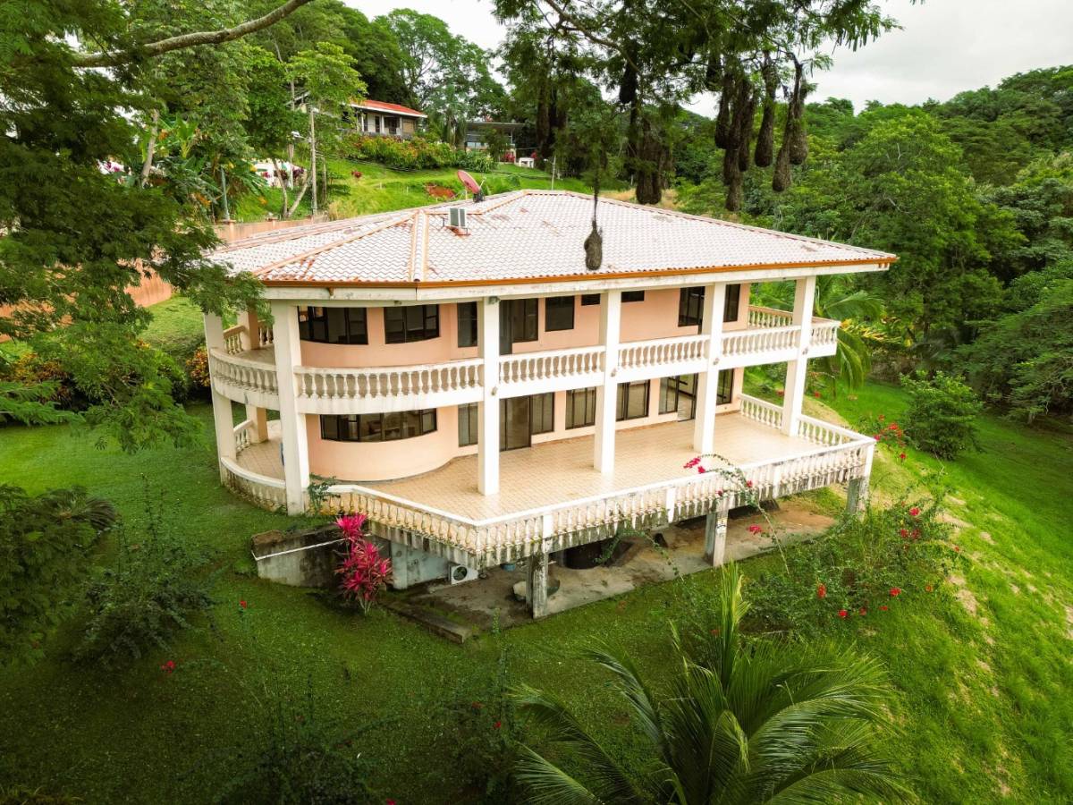 House at Tárcoles