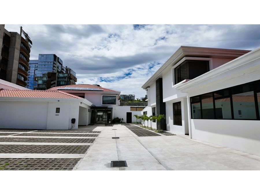Edificio en Pavas