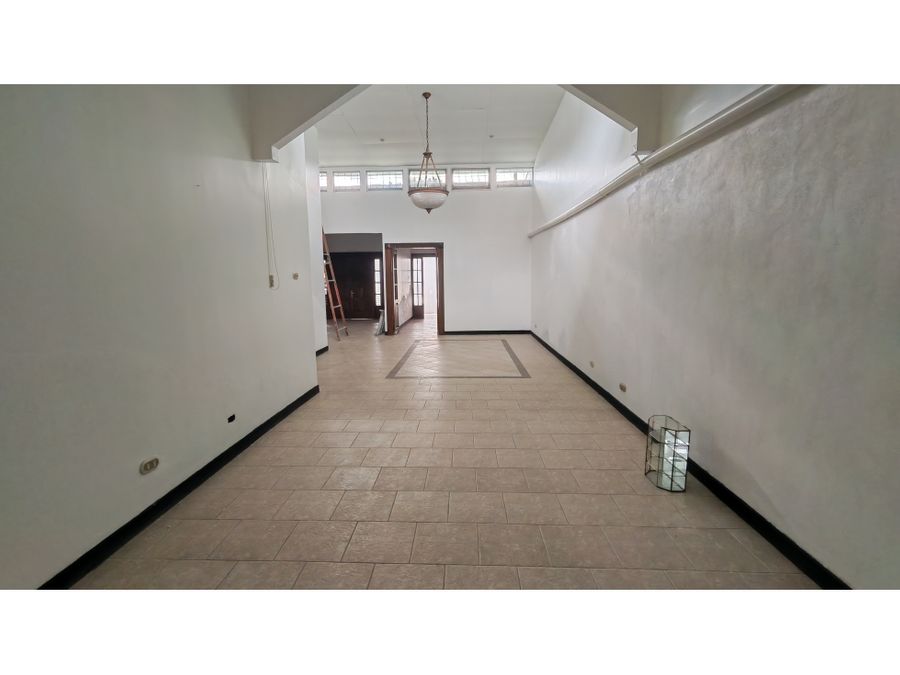 Comercial en San Vicente