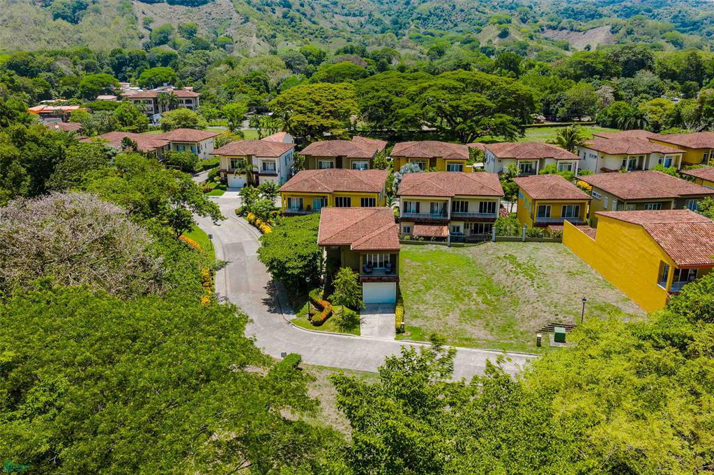 House at Reserva las Lomas