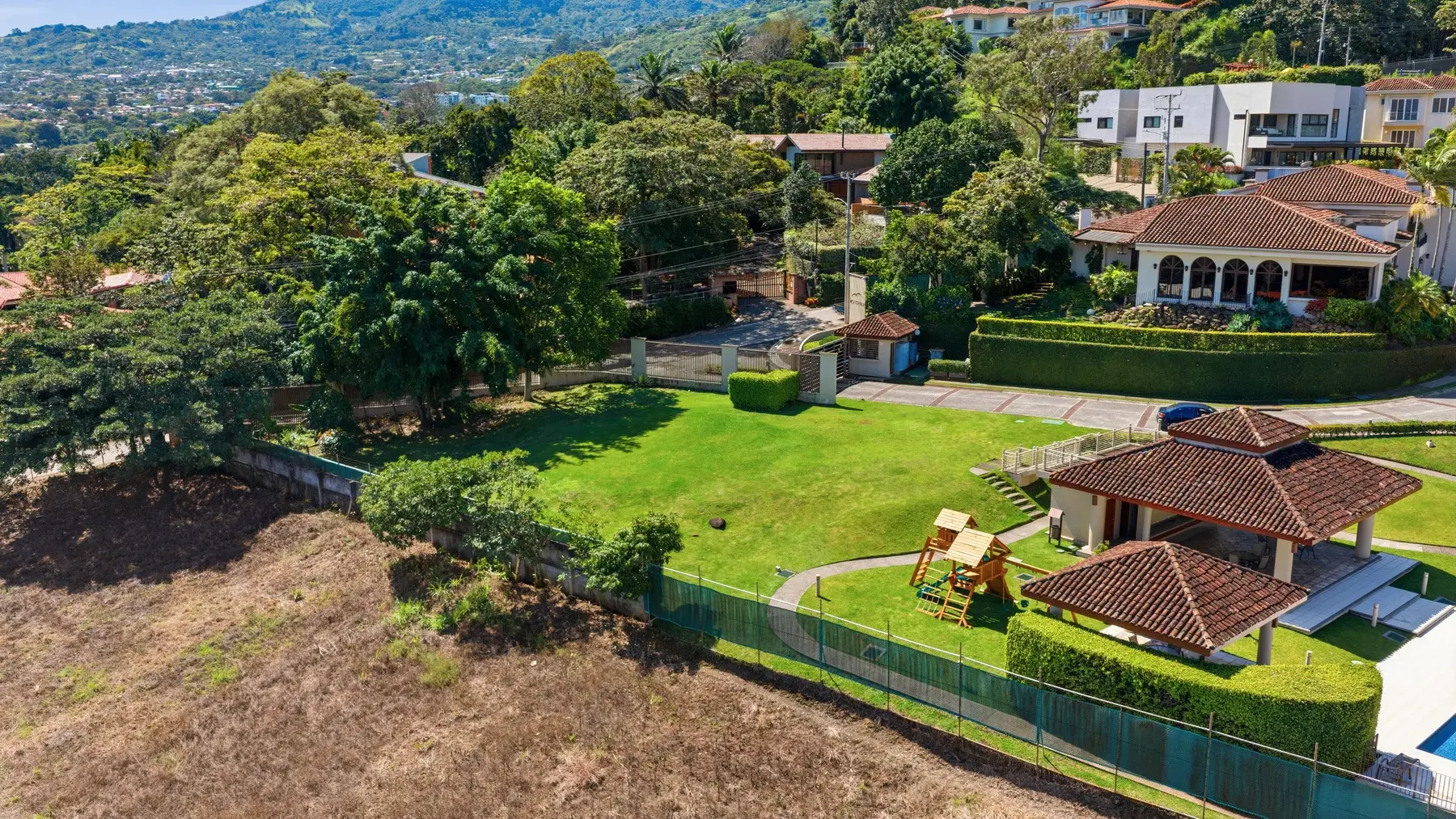 Terreno en Escazú