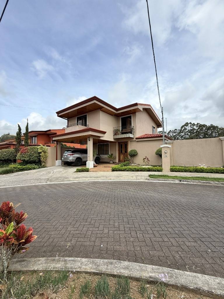 House at Condominio Antigua