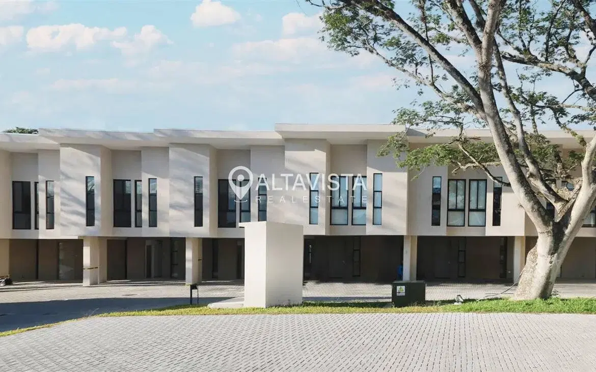 House at Condominio Lindora 43