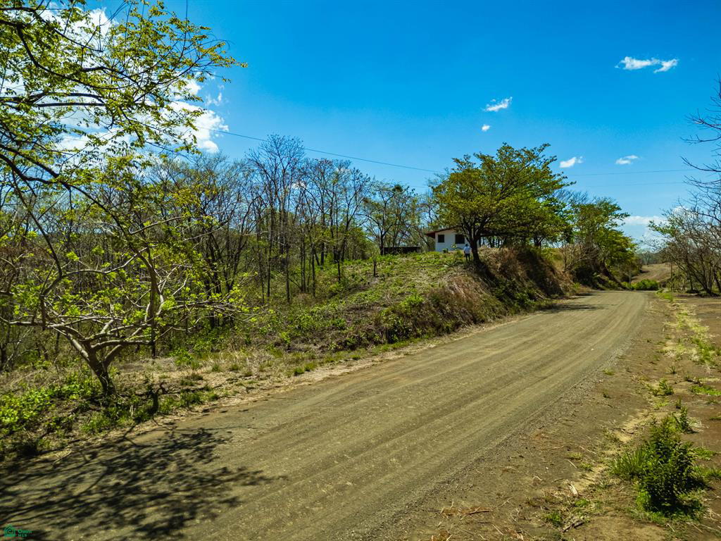 Land at Santa Cruz