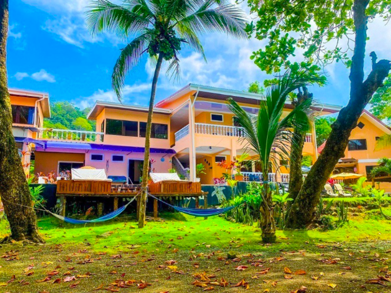 Comercial en Sardinal