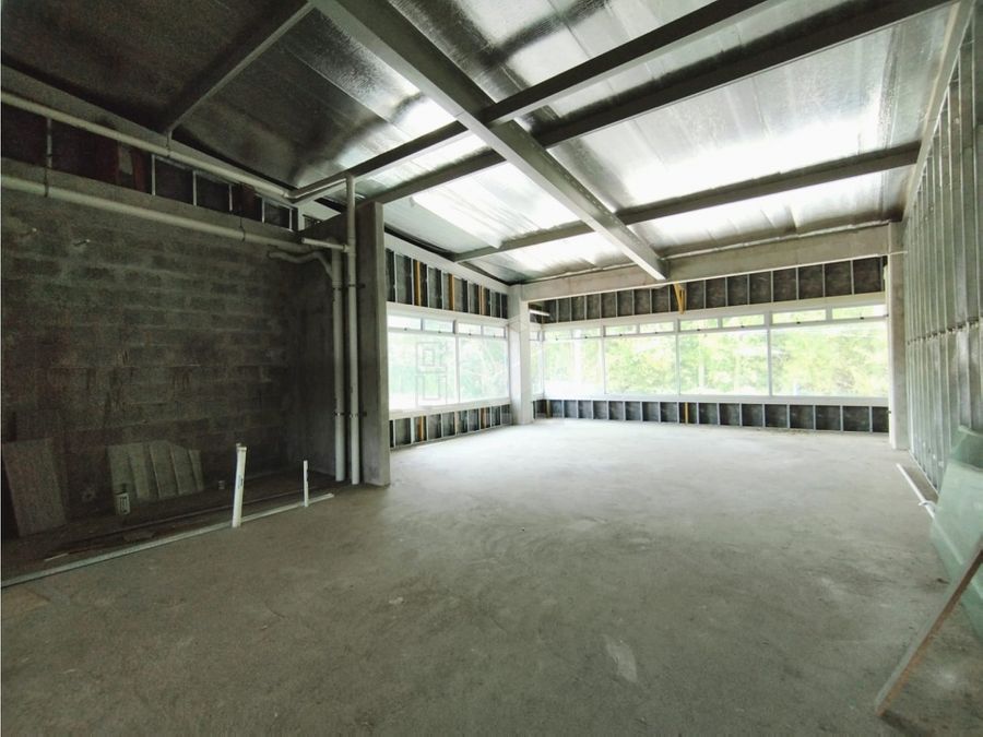 Comercial en Ulloa