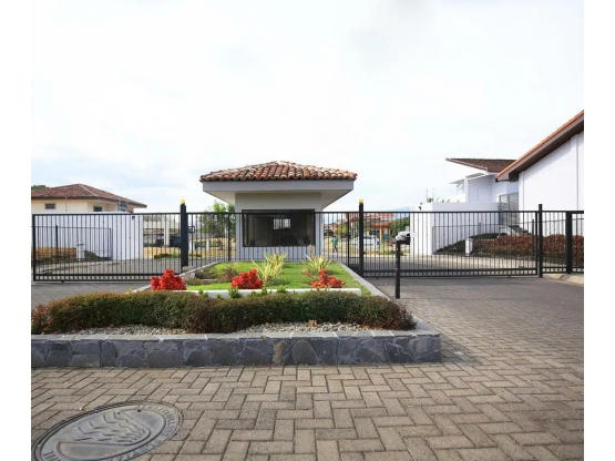 Propiedad en Condominio Los Castillos