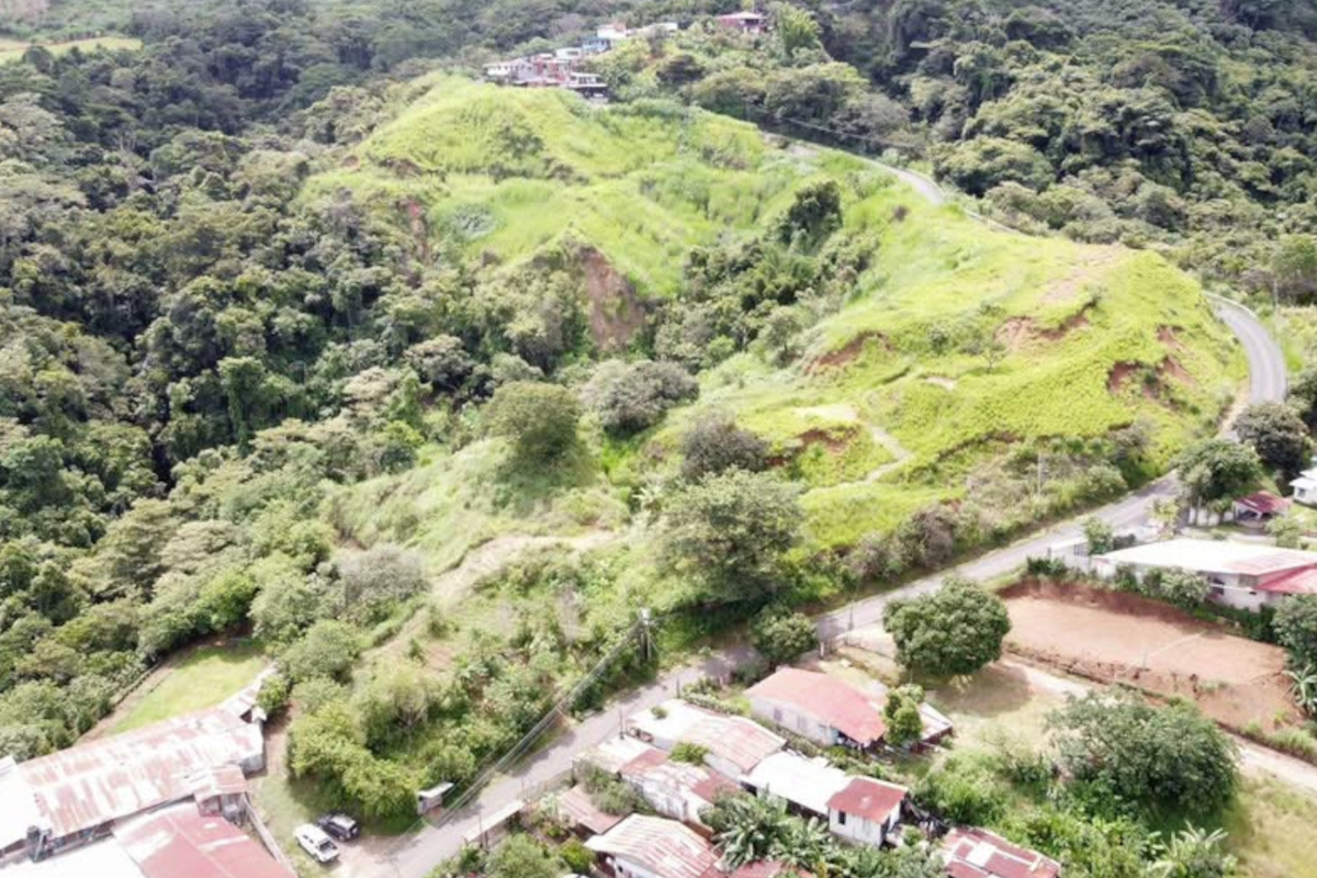 Land at Sabanilla