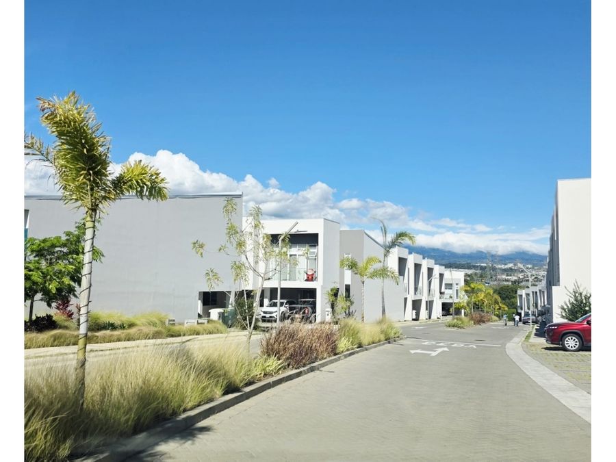 ALQUILER DE CASA AMUEBLADA, ESCAZÚ, GUACHIPELIN, CONDOMINIO 3-10