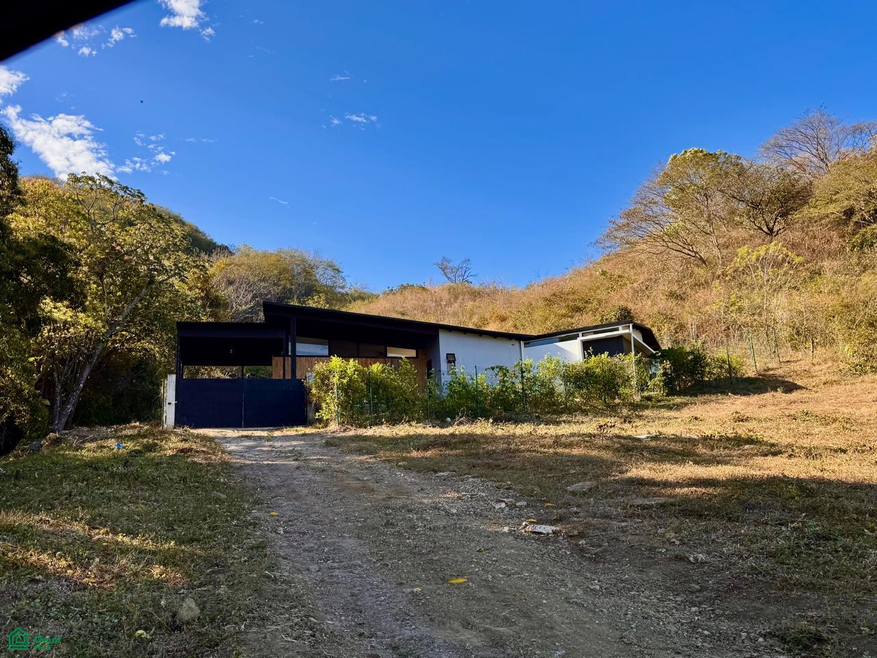 House at Veintisiete de Abril