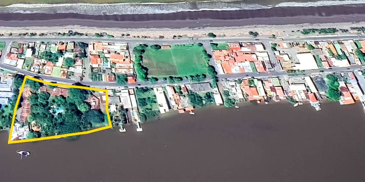 Hotel at Puntarenas