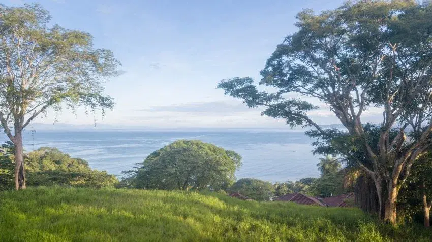 Land at Tárcoles