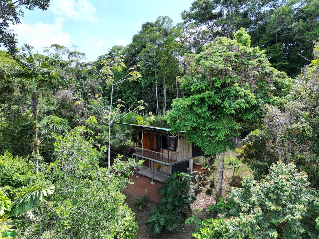 Land at Puntarenas
