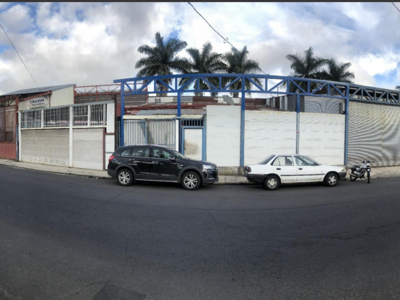 Comercial en Zapote