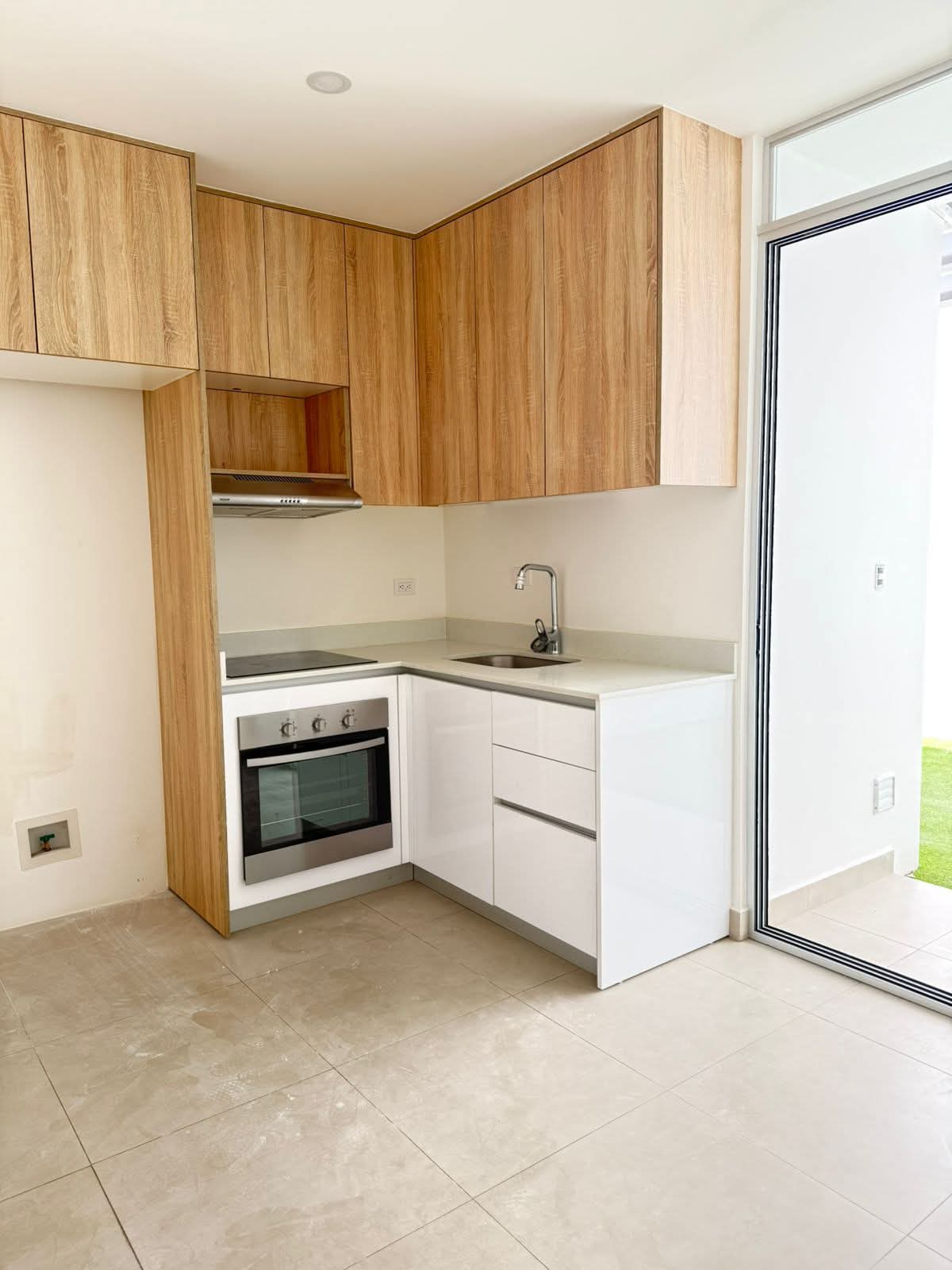 Casa en condominio vistas de Santa Ana