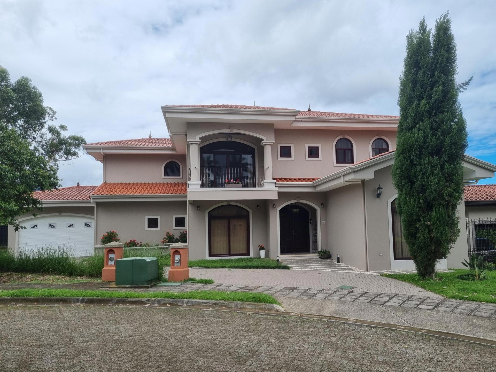 Casa en Colinas de Montealegre