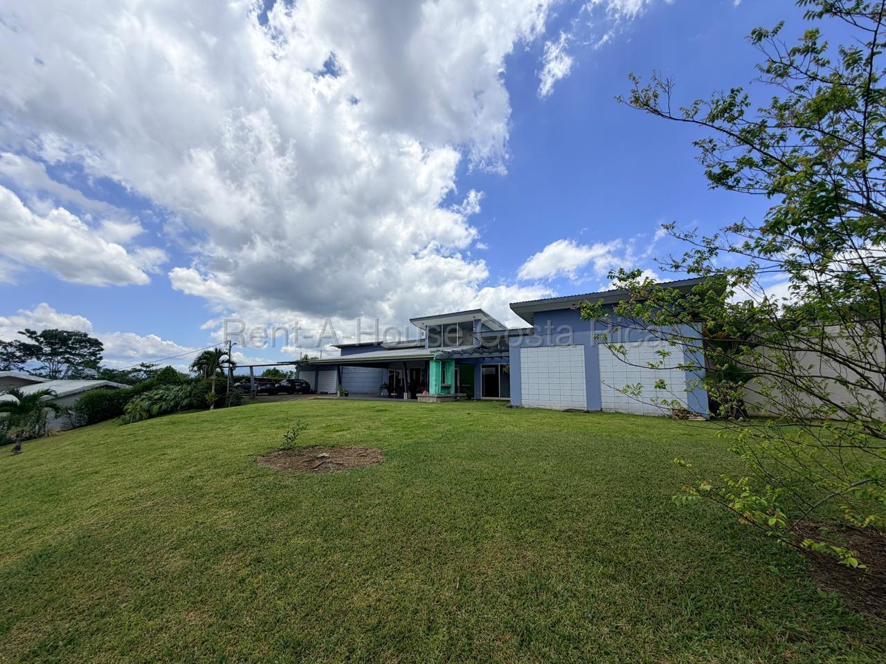 House at Mercedes Sur