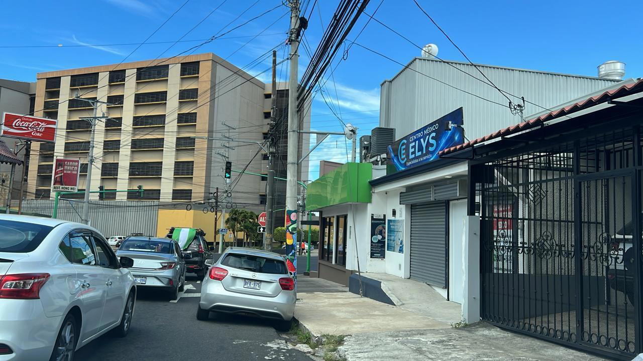 Comercial en Guadalupe