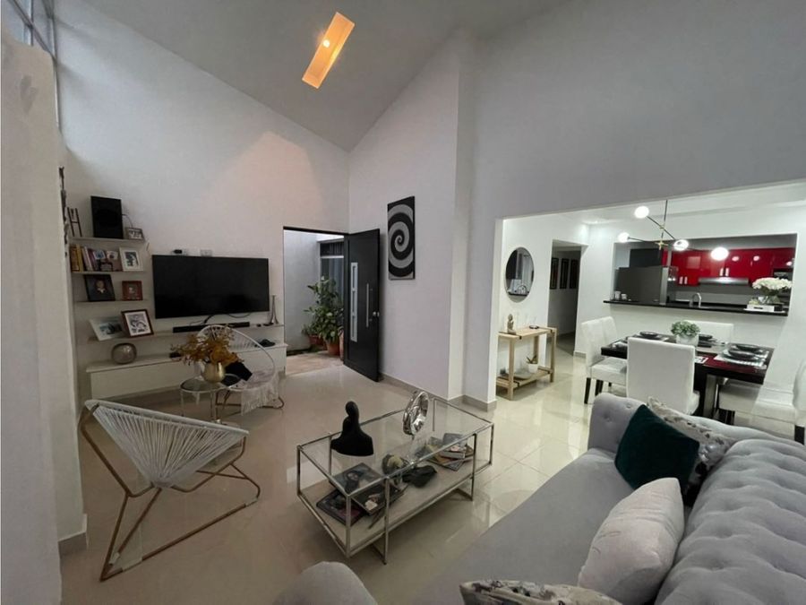 Casa en alquiler o venta en Ciudad Colón