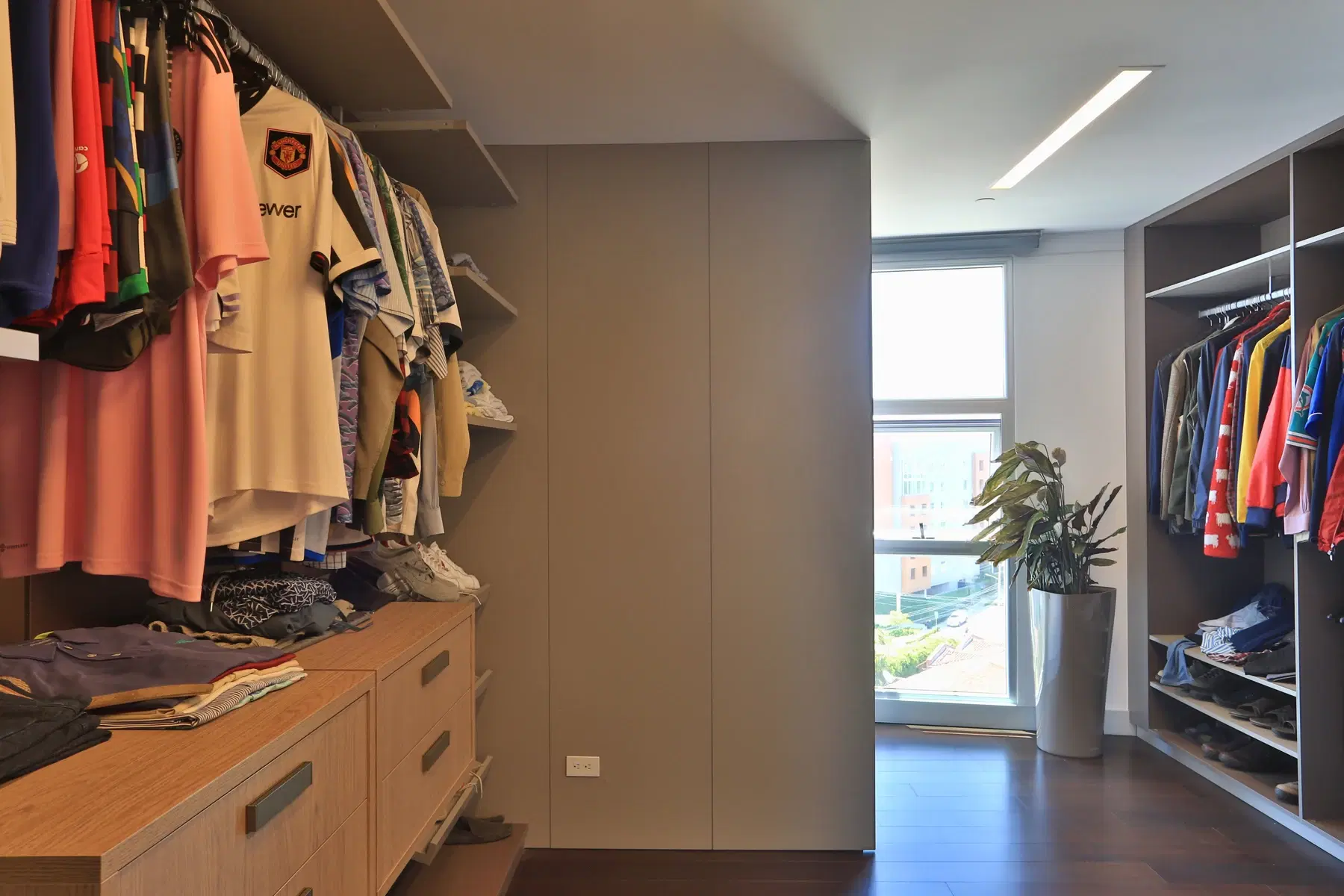 Property at Condominio Central Park