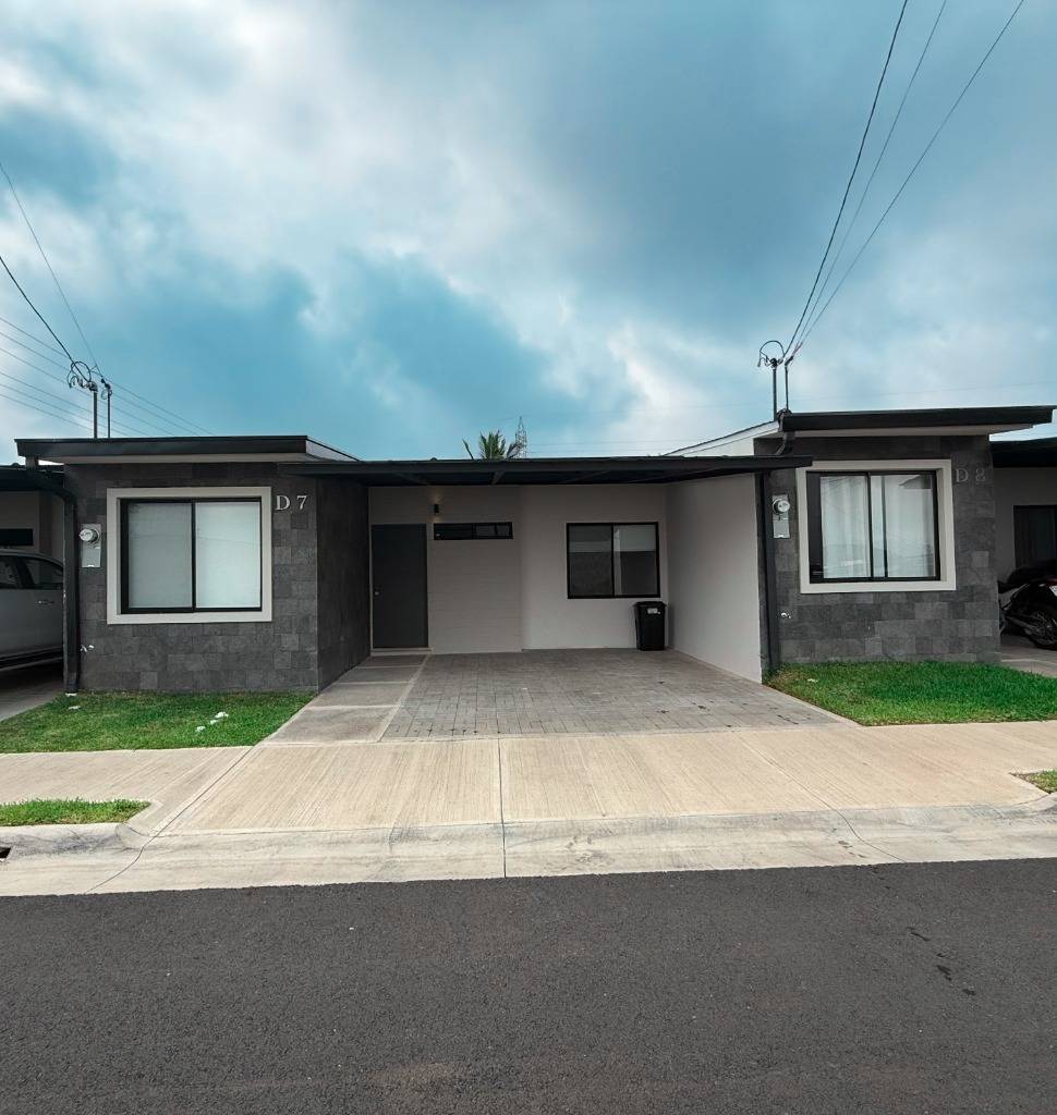 Casa en Condominio Robles de Lindora