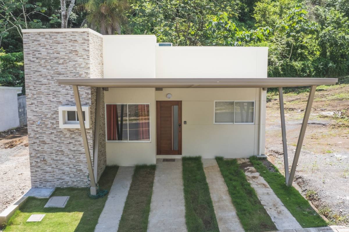 House at Condominio Arenas