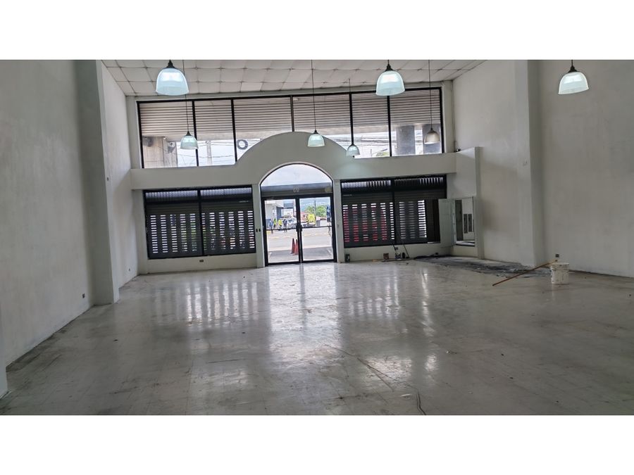 Comercial en El Carmen