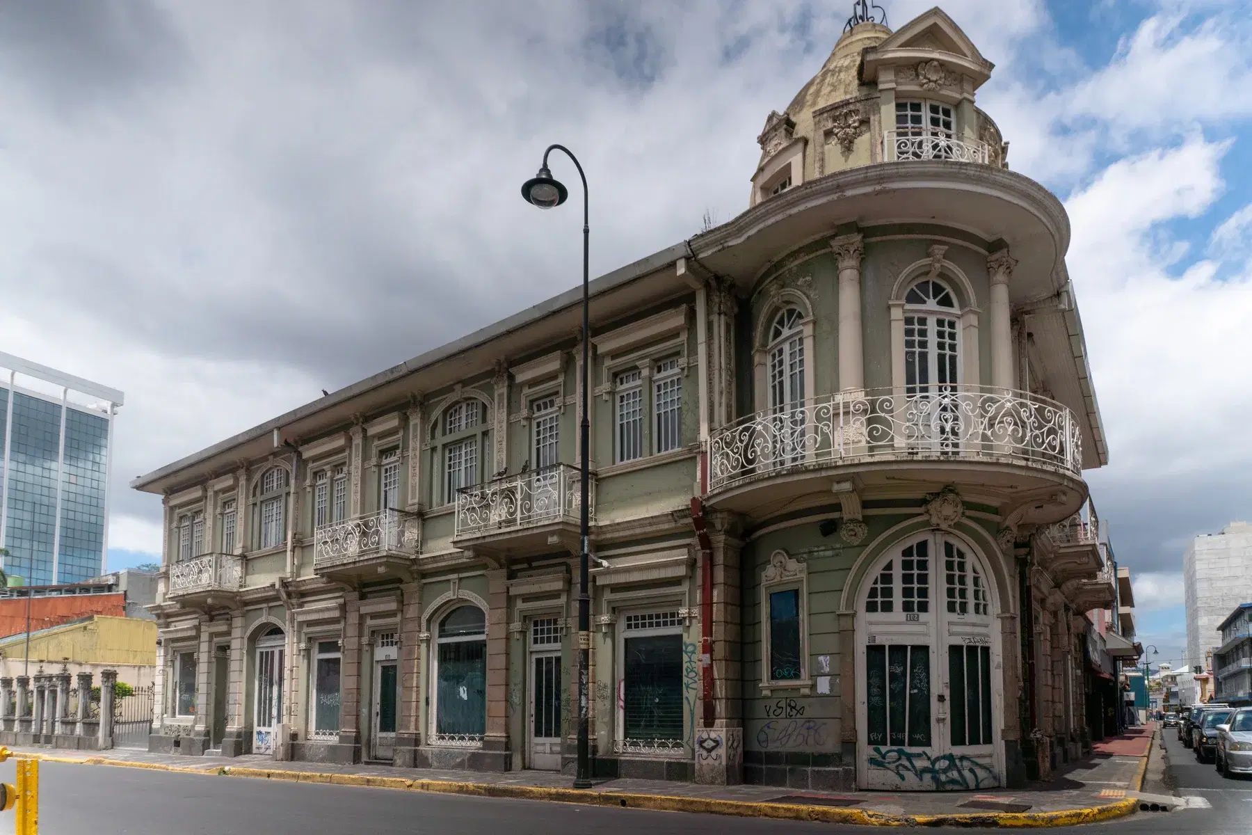 Commercial at El Carmen