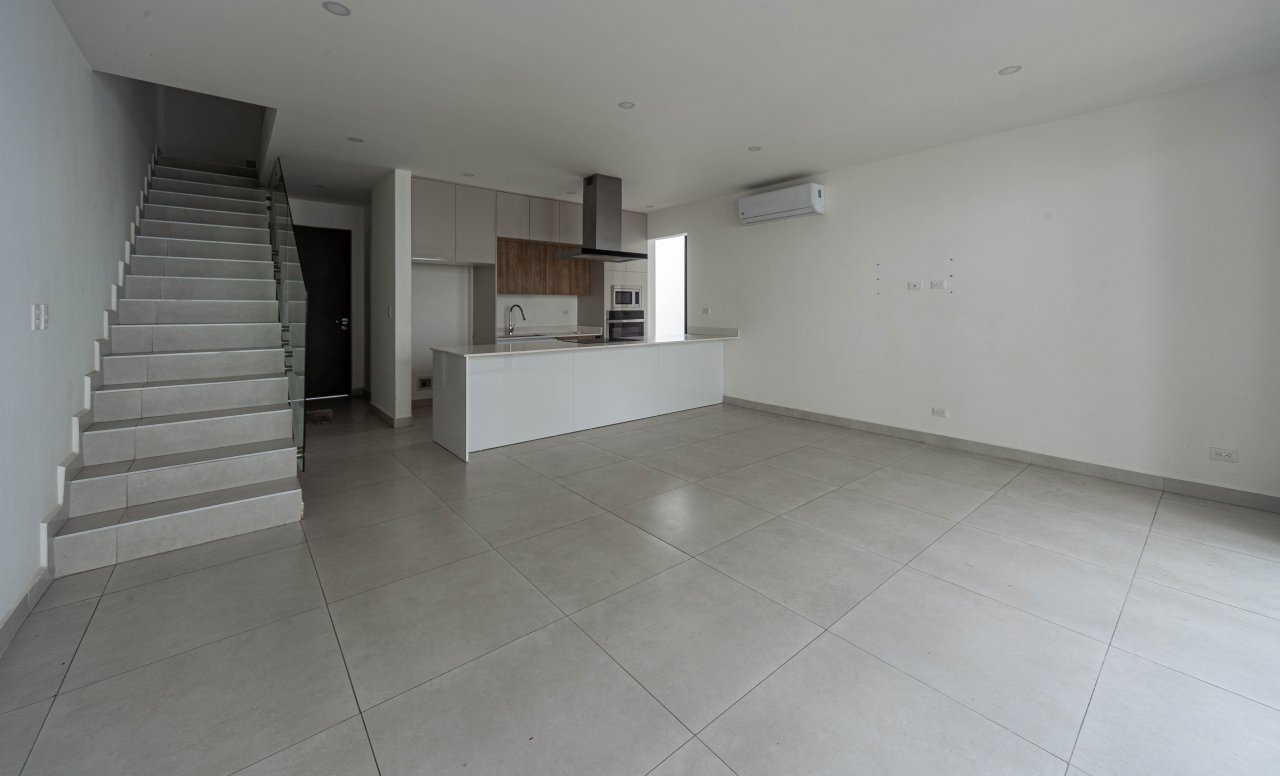Propiedad en Condominio Santa Ana Boulevard
