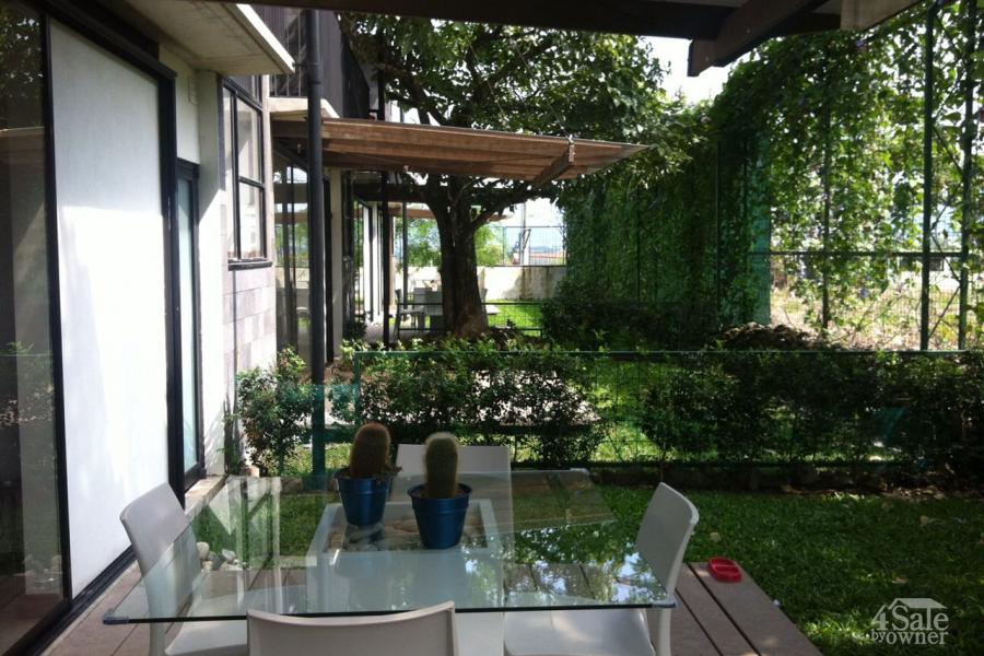 Condo highlights background