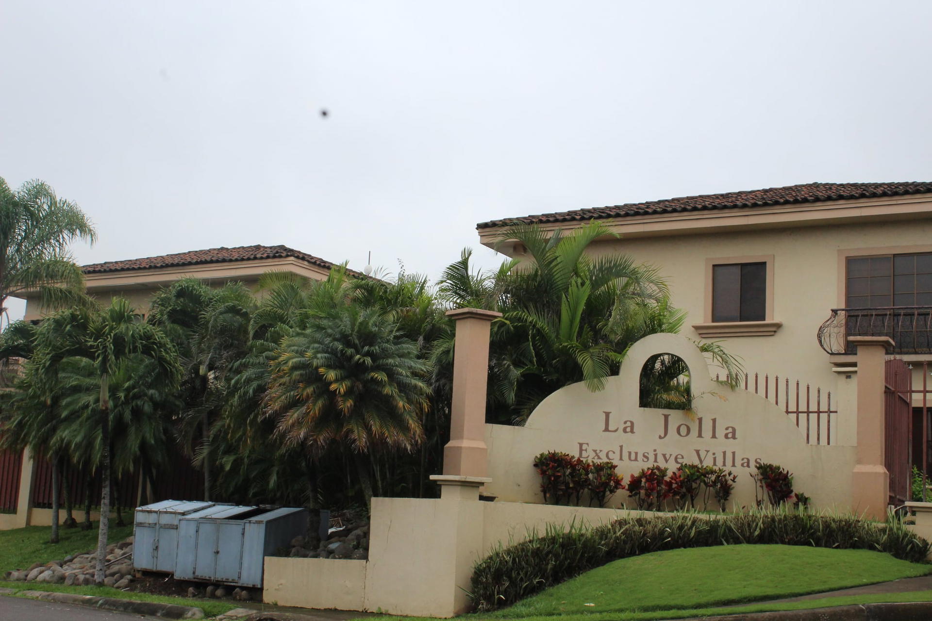 Condo highlights background